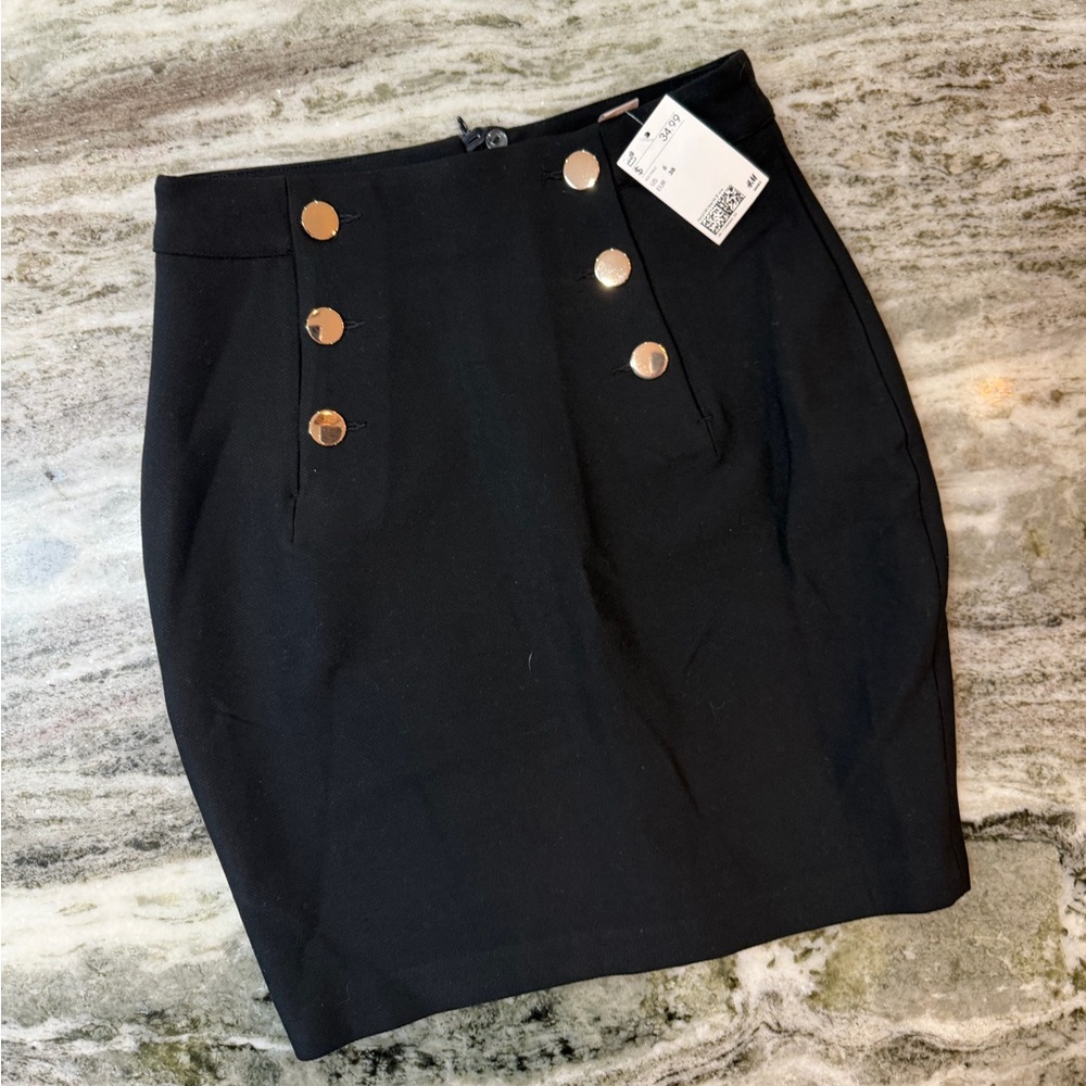 NWT H&M Black Skirt with Gold Buttons sz 6